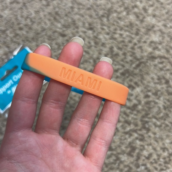 MIAMI livestrong bracelet - Picture 5 of 6